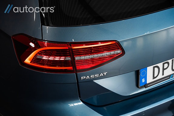 Volkswagen Passat 13 of 30