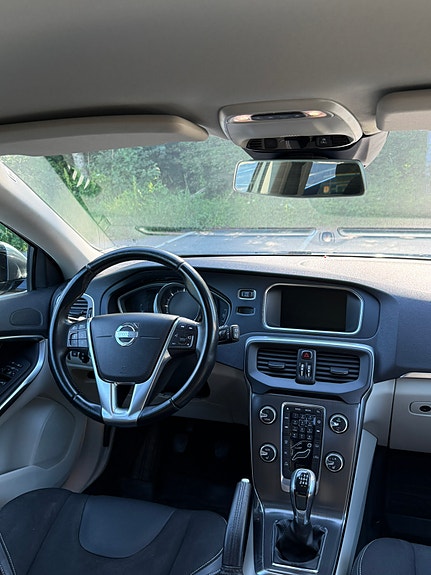 Volvo V40 7 of 11