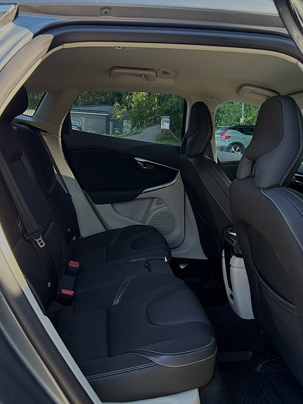 Volvo V40 9 of 11