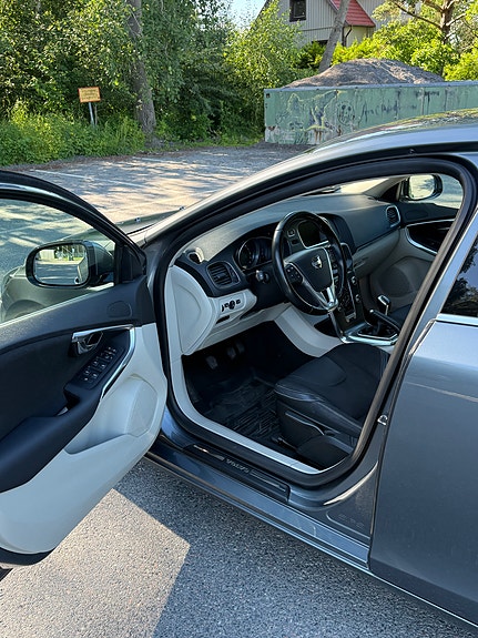 Volvo V40 6 of 11