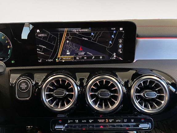 Mercedes-Benz CLA250 e 13 of 21