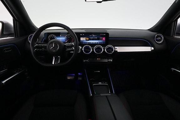 Mercedes-Benz GLB200 16 of 23