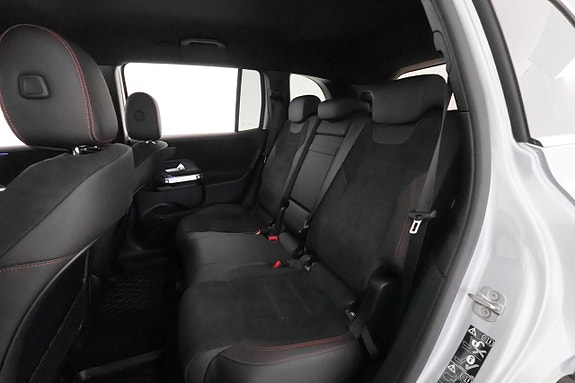 Mercedes-Benz GLB200 15 of 23