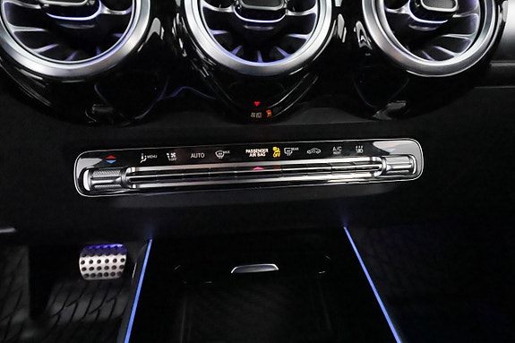 Mercedes-Benz GLB200 19 of 23