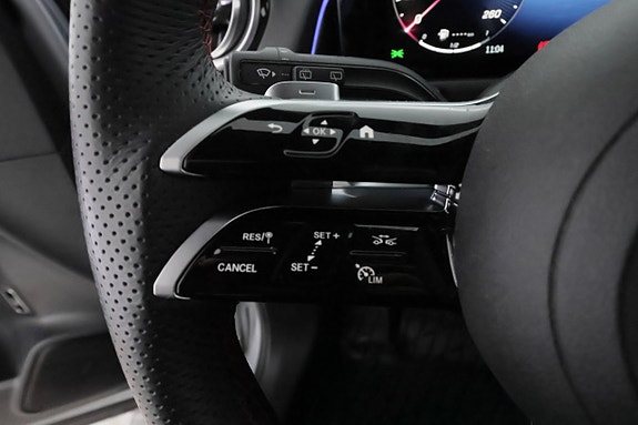 Mercedes-Benz GLB200 17 of 23