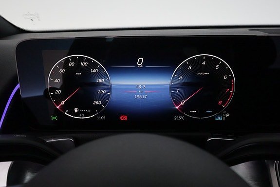Mercedes-Benz GLB200 21 of 23