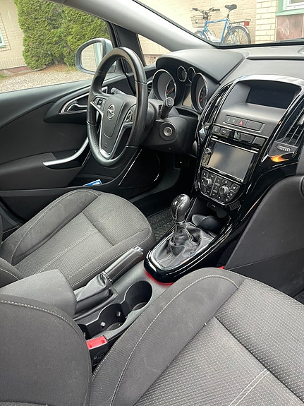 Opel Astra 2 of 3