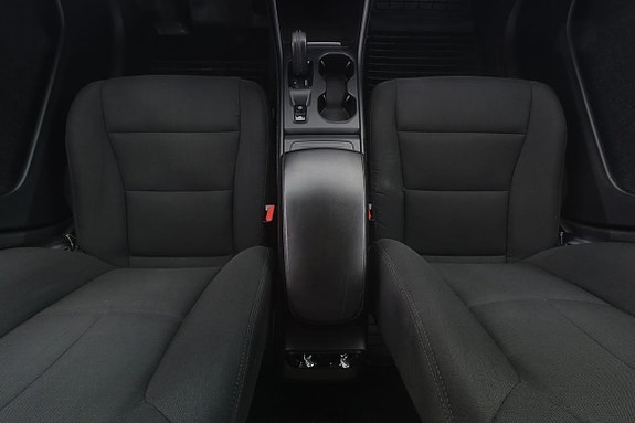 Volvo XC40 9 of 15