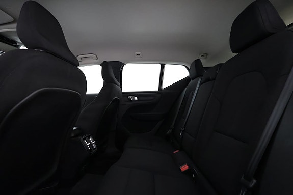 Volvo XC40 10 of 15