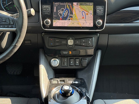 Nissan Leaf 14 of 18