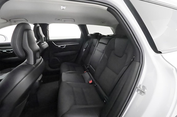 Volvo V90 Cross Country 14 of 23