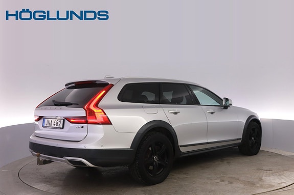 Volvo V90 Cross Country 4 of 5