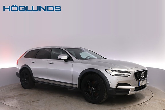 Volvo V90 Cross Country 2 of 5