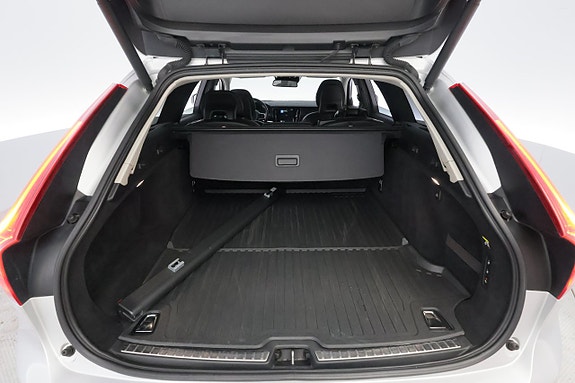 Volvo V90 Cross Country 12 of 23
