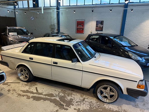 Volvo 244 4 of 5