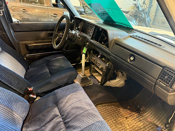 Volvo 244 6 of 6