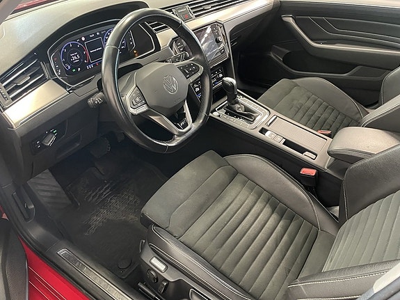 Volkswagen Passat 17 of 23