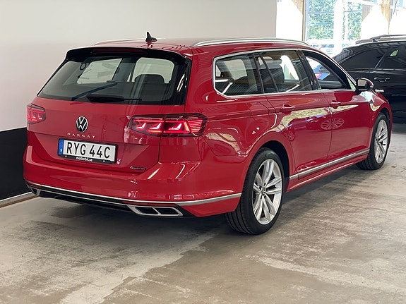 Volkswagen Passat 7 of 23