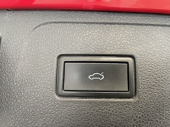 Volkswagen Passat 10 of 23