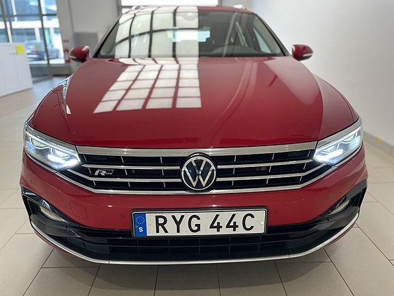 Volkswagen Passat 3 of 23