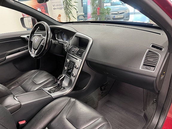 Volvo XC60 13 of 18