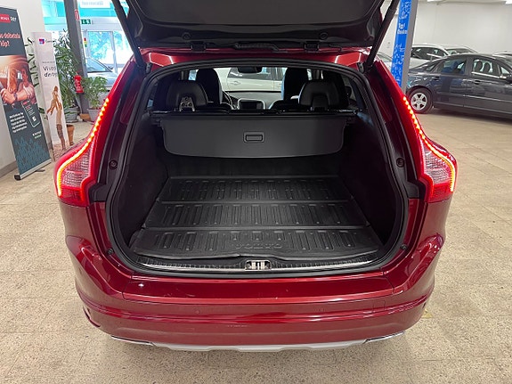 Volvo XC60 10 of 18