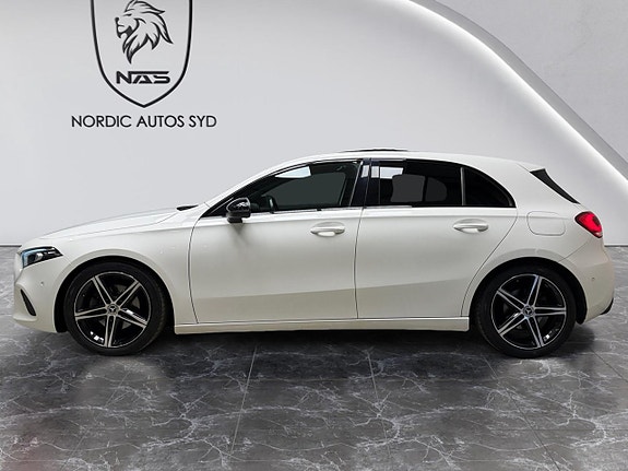 Mercedes-Benz A180 d 2 of 5