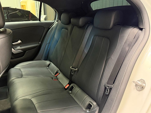 Mercedes-Benz A180 d 14 of 22