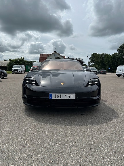 Porsche Taycan 2 of 5