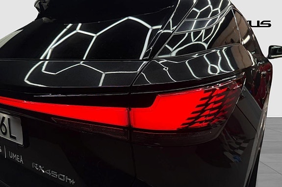 Lexus RX450h 8 of 17