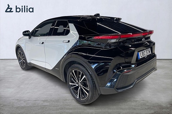 Toyota C-HR 2 of 21