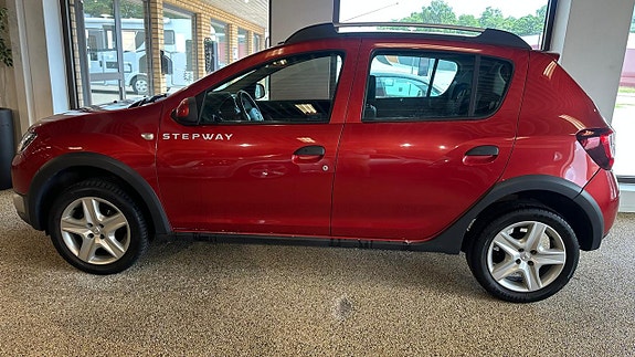 Dacia Sandero Stepway 2 of 5