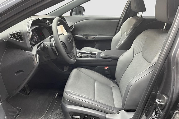Lexus RZ350e 10 of 15