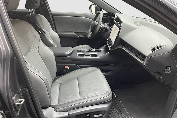 Lexus RZ350e 11 of 15
