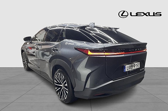 Lexus RZ350e 5 of 15