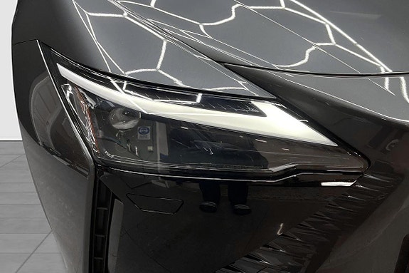 Lexus RZ350e 8 of 15