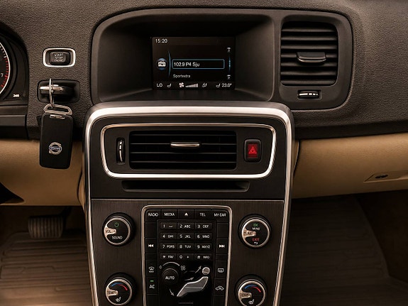 Volvo V60 12 of 12