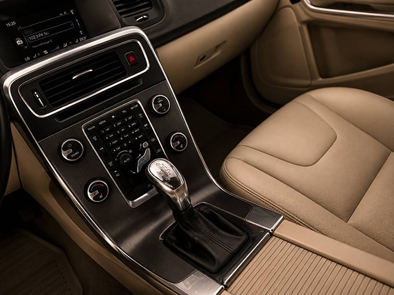 Volvo V60 11 of 12