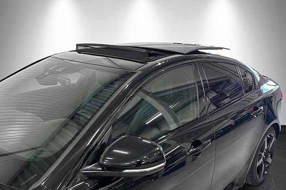 Jaguar XE 10 of 29