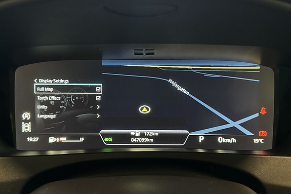 Jaguar XE 19 of 29
