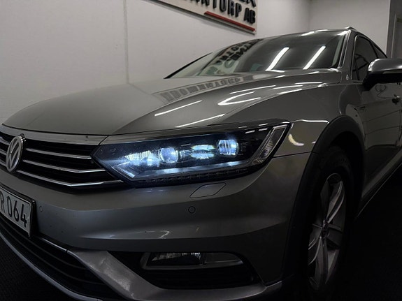 Volkswagen Passat Alltrack 4 of 5