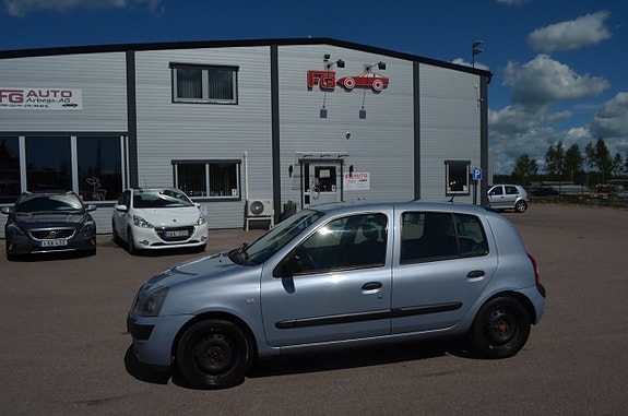 Renault Clio 2 of 5