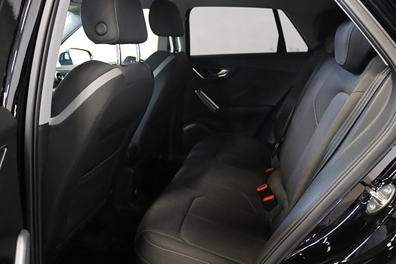 Audi Q2 7 of 12
