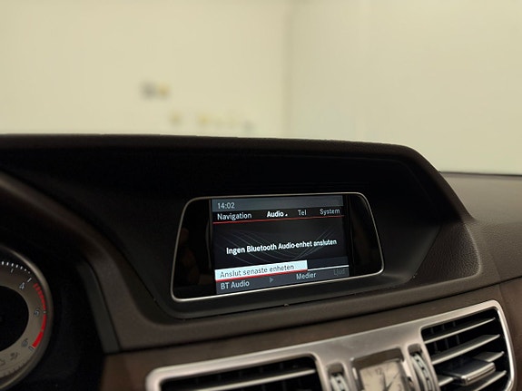 Mercedes-Benz E300 7 of 22