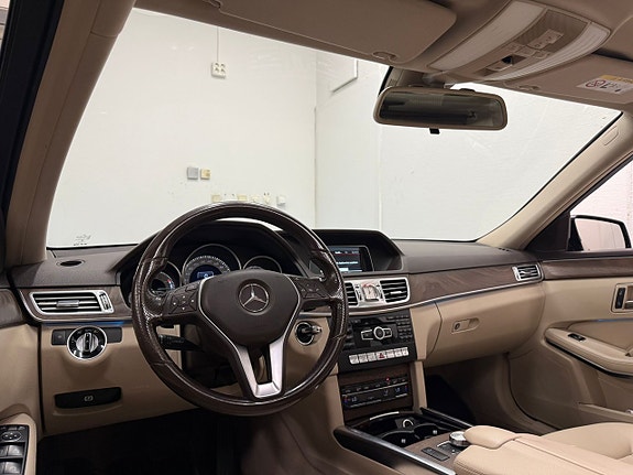Mercedes-Benz E300 6 of 22