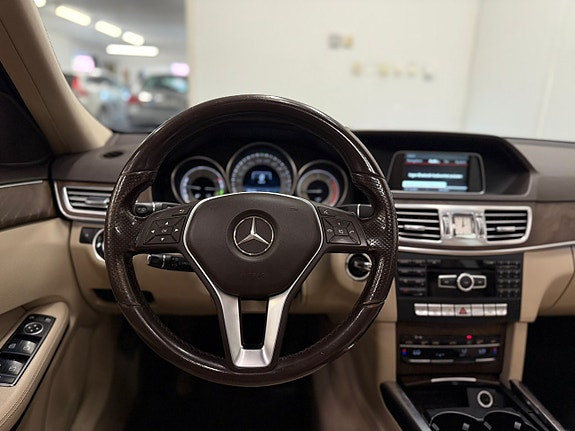 Mercedes-Benz E300 17 of 22