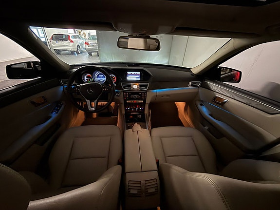 Mercedes-Benz E300 4 of 22