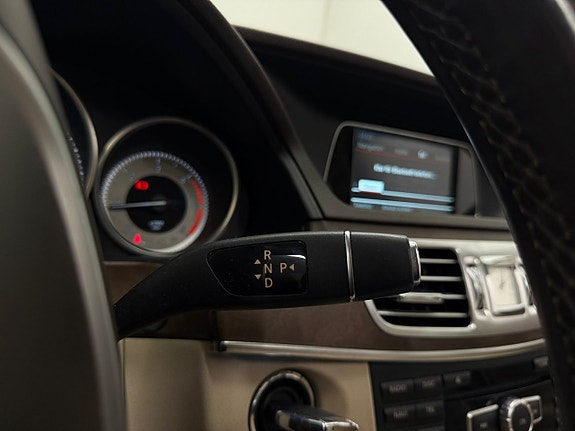 Mercedes-Benz E300 15 of 22