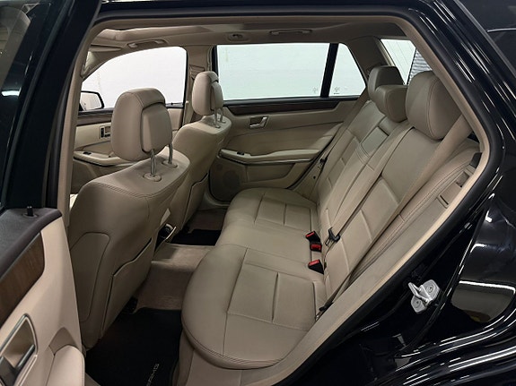 Mercedes-Benz E300 19 of 22