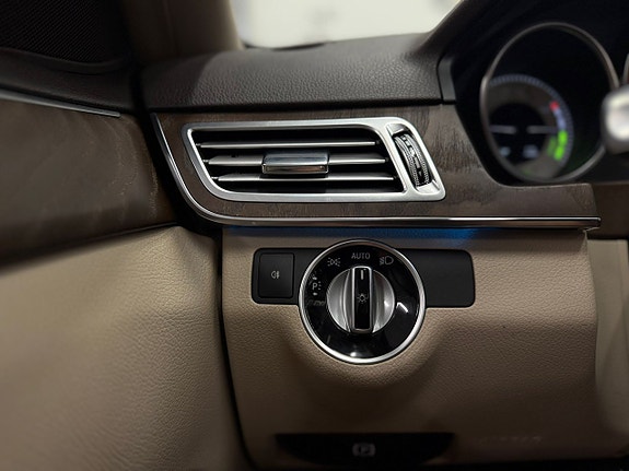 Mercedes-Benz E300 12 of 22
